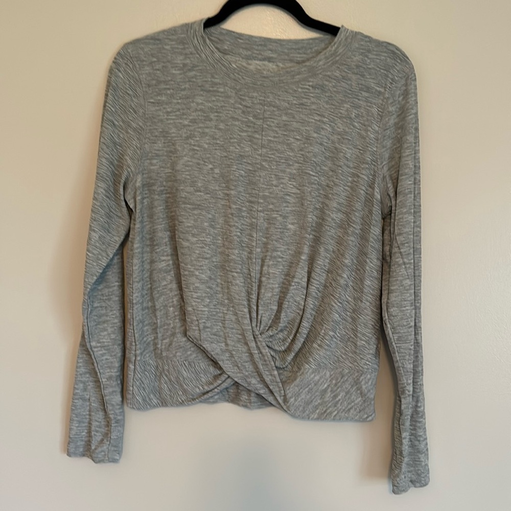 Old navy grey shirt